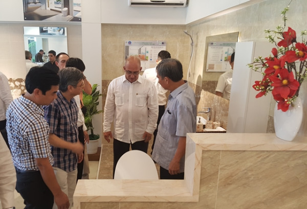 (VnMedia) - Bộ trưởng Bộ Xây dựng Cuba làm việc với Tổng Công ty Viglacera